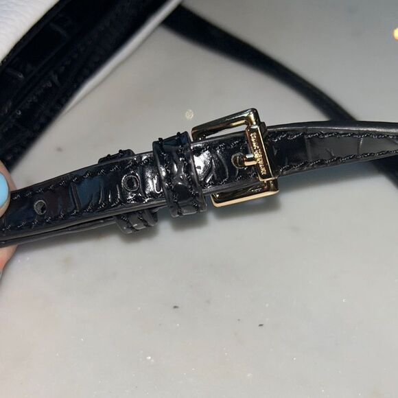 Isaac Mizrahi classic White and Black leather Crossbody Bag - Picture 9 of 9